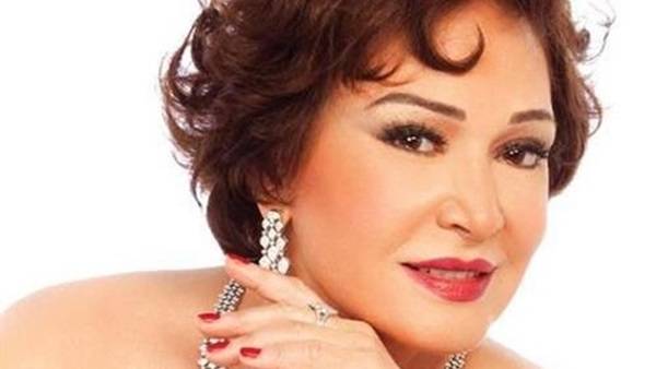 بالصور-  لبلبة تثير السخرية بإطلالتها وتشعل المواقع