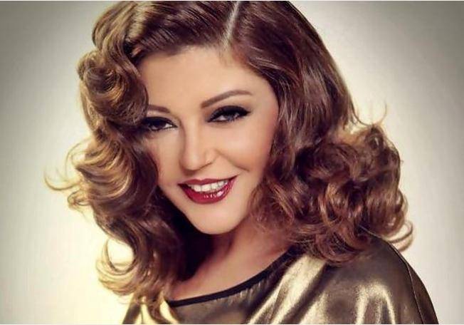 بالصورة المثيرة: سميرة سعيد تنشر صورة مع حبيبها على البحر