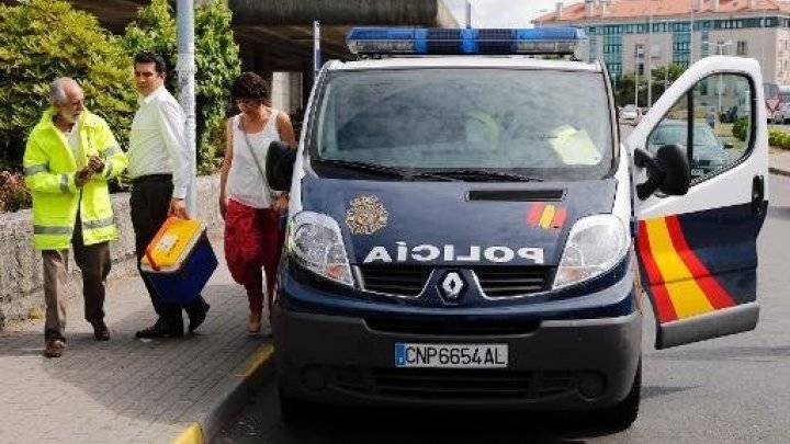 سيارة إسعاف تستخدم في نقل الحشيش