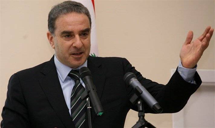 فرعون: نعم للعماد عون رئيساً