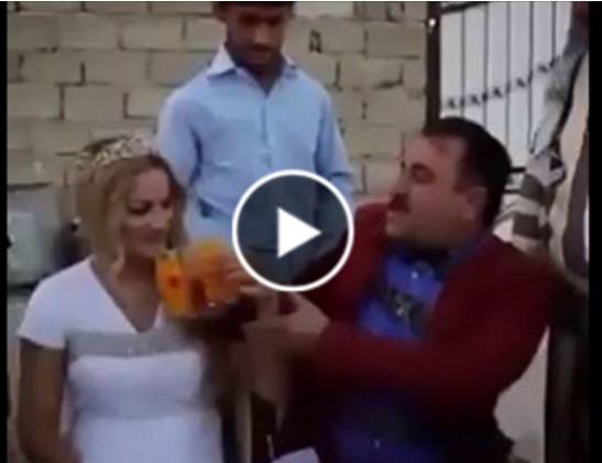 بالفيديو: عريس يفقد التحكم فى نفسه ليلة الزفاف.. شاهد ماذا فعل بالعروس!