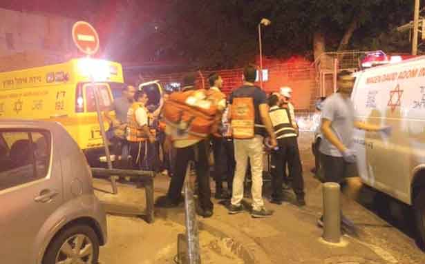 عملية فدائية في قلب تل ابيب
مقتل 5 اسرائيليين واقفال المدينة