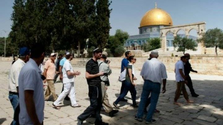 الإحتلال يجمّد تصاريح دخول 83 ألف فلسطيني منحت بمناسبة رمضان