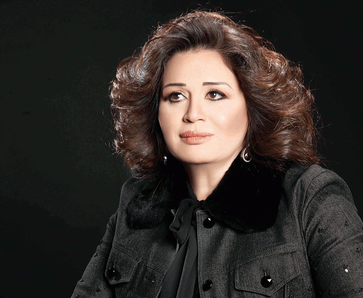 بالفيديو – شاهدوا ماذا حصل مع الهام شاهين في الغابة مع الاسود!؟