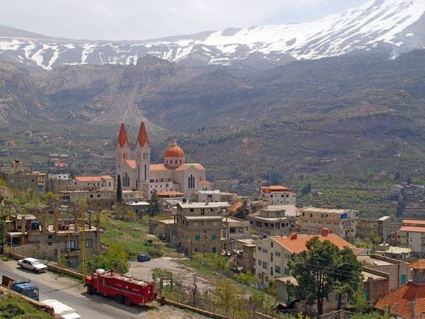 ماذا حصل في بشري مع عمالا سوريين!؟