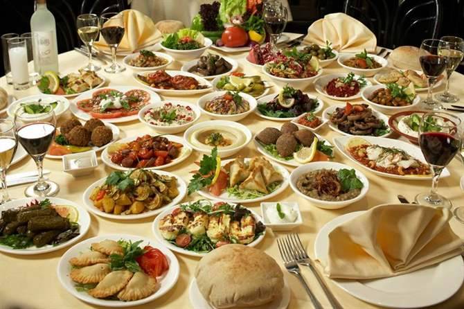 وزارة الصحة تقفل و تنذر عددا من المطاعم المشهورة لعدم استيفائها الشروط الصحية....