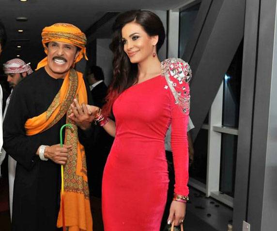 بالفيديو.. قبلات دومينيك حوراني وعبد الله بالخير تشعل المواقع!