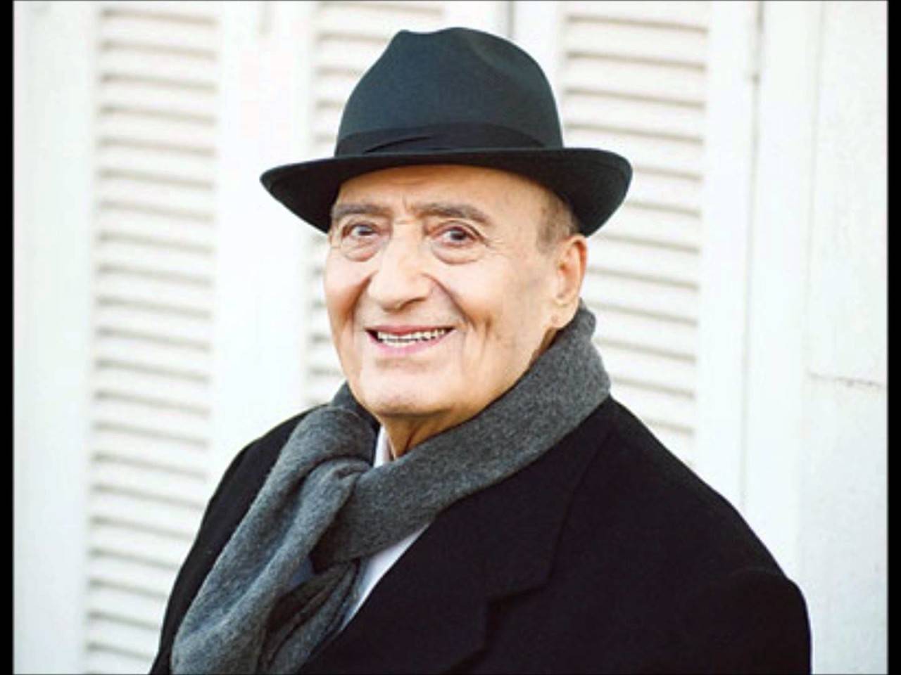 شاهد.. صورة نادرة لوديع الصافي وعائلته