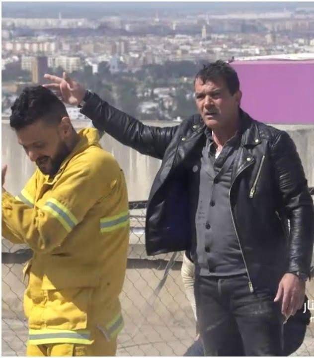 ردّ فعل غير متوقّع لبانديراس في مقلب رامز جلال . بالفيديو