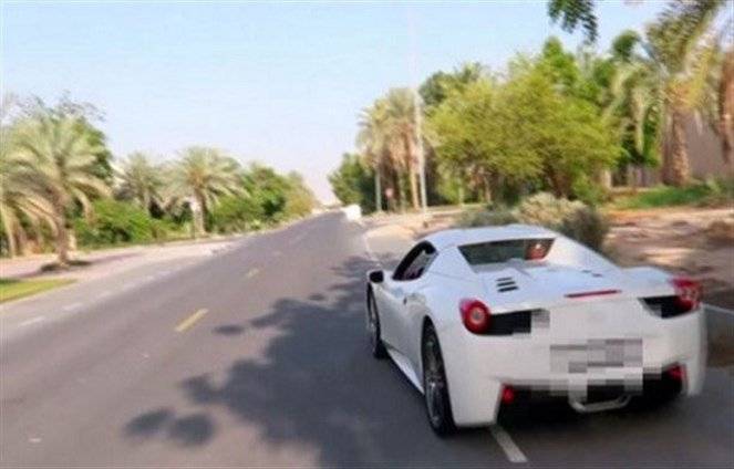 بالفيديو: اشترى سيارة 
