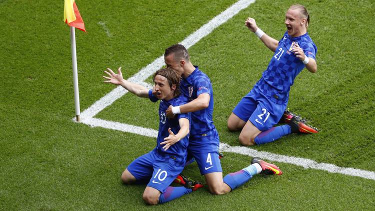 كرواتيا تستهل مشوارها في اليورو بفوز ثمين على تركيا..