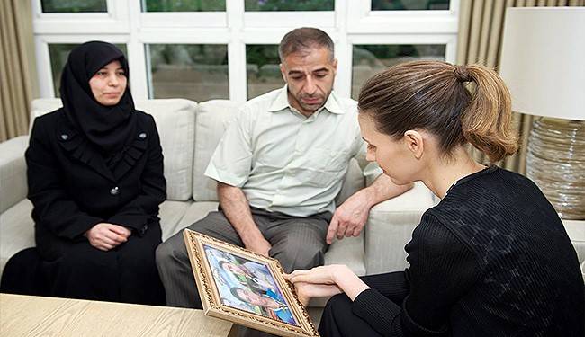 صورة.. لماذا ترتدي اسماء الاسد اللون الاسود؟
