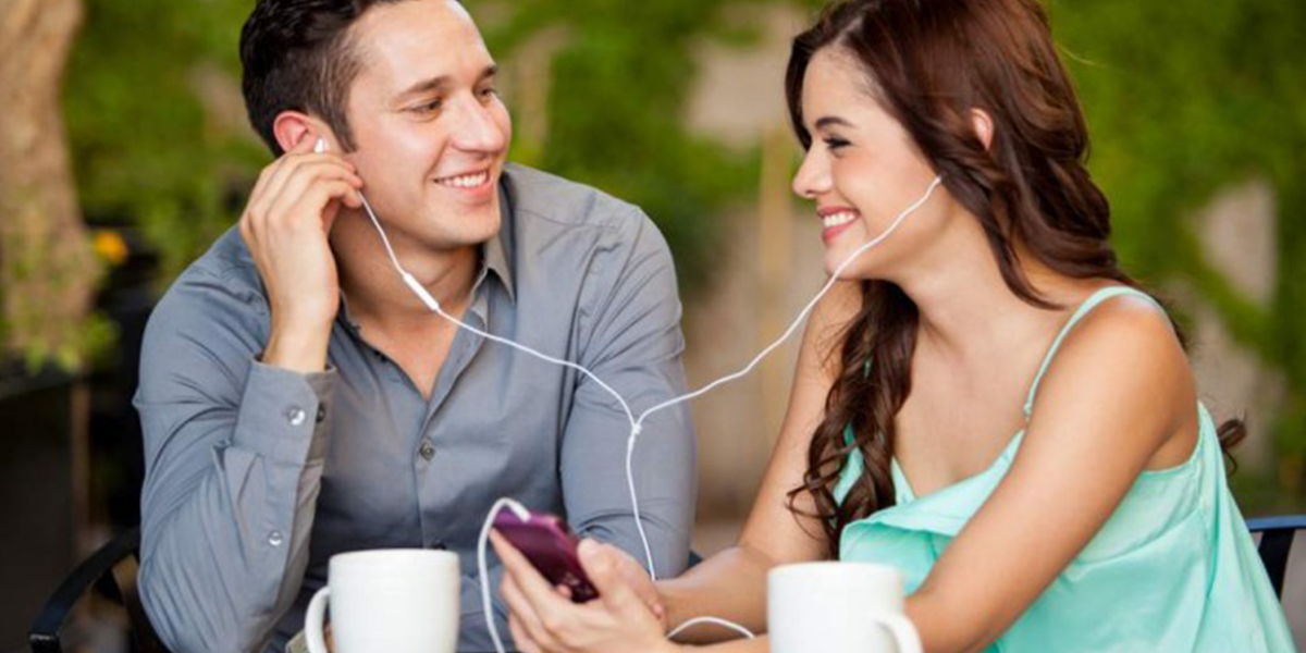 احذر من مشاركة السماعات مع الآخرين .. والسبب؟!!