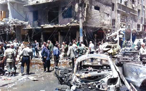 الجيش السوري و«سوريا الديموقراطية» يتقدمان في منبج والطبقة
تفجيران انتحاريان ضربا منطقة السيدة زينب