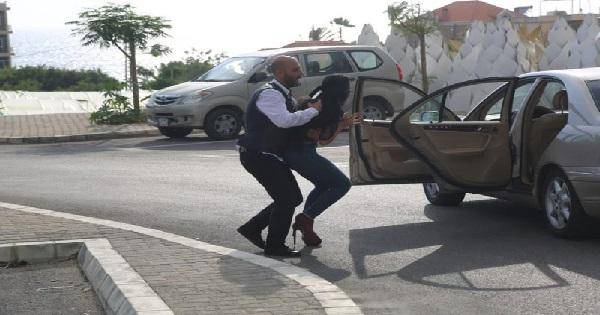 بالفيديو: تعرض النجمة ليال عبود لعملية خطف في جبيل واقتيادها الى مكان مجهول!
