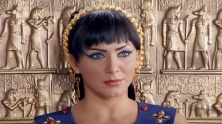 سلاف فواخرجي ترد على خبر طلاقها بهذه الصورة