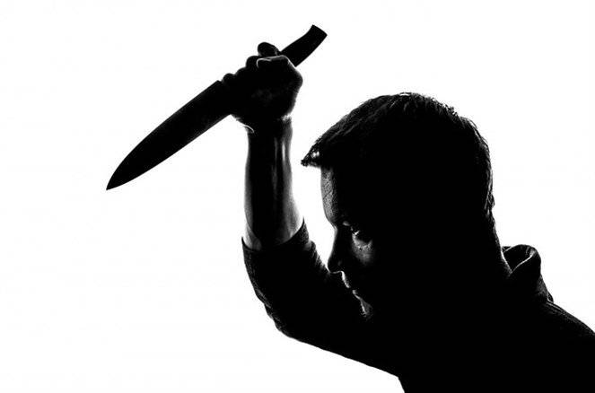 قتل ضابط بالشرطة الفرنسية ذبحاً في أحد ضواحي باريس!