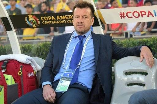 اقالة دونغا من تدريب منتخب البرازيل