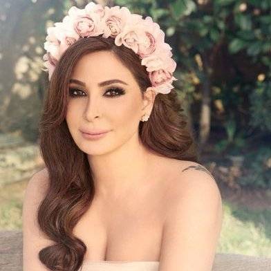 كيف صوّرت إليسا غلاف ألبومها الجديد؟