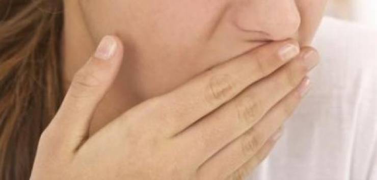 بالفيديو: ما هو حكم بلع الصائم لريقه الذي يخرج مع الكلام؟