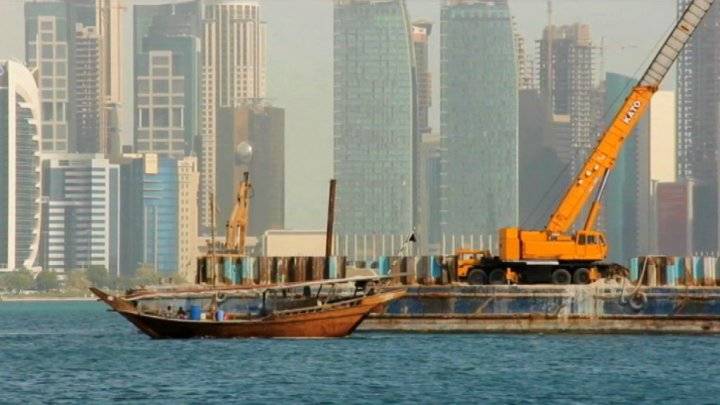 قطر توقع عقدا مع إيطاليا لشراء أربعة طرادات وسفينة بخمسة مليارات يورو