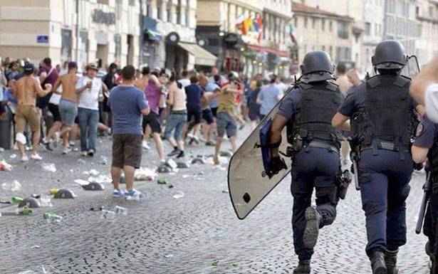 ترحيل 20 روسياً من فرنسا  بينهم القومي المتشدد تشبريغوين