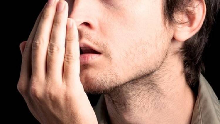 كيف تتخلص من رائحة الفم الكريهة في نهار رمضان؟