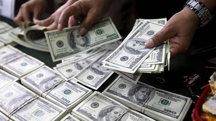 ما قصة ال90 ألف دولار المزّيفة و التي ضبطت في مطار...!؟