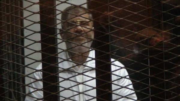 مصر.. الحكم بالسجن المؤبد لمرسي في قضية التخابر