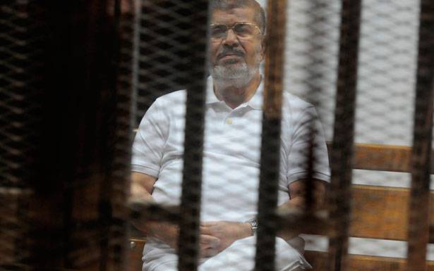 85 سنة ومؤبد واعدام
مجموع الاحكام ضد مرسي