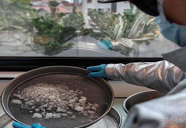 بودرة زجاجية سحرية لعلاج كسر العظام