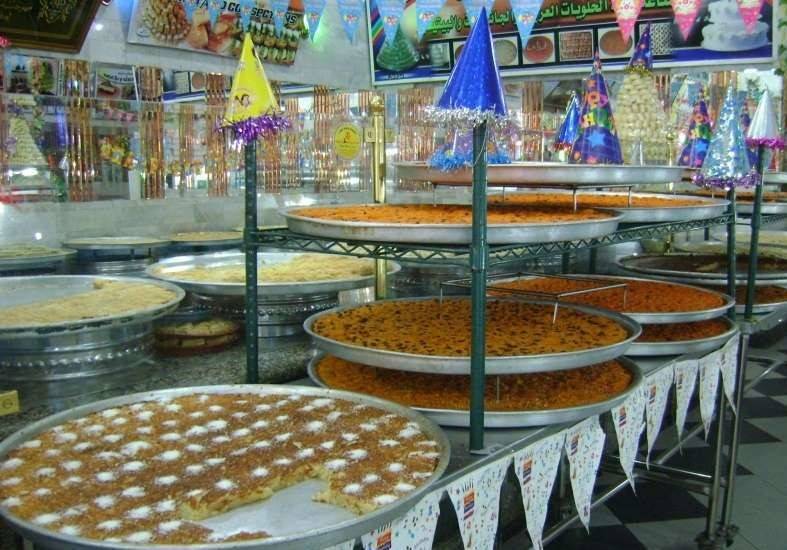 "الصحة" تُقفل محل حلويات "العامر" في العبدة