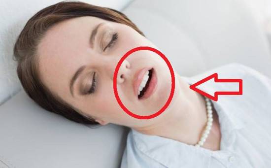 !لهذا السبب ينام البعض وافواههم مفتوحة