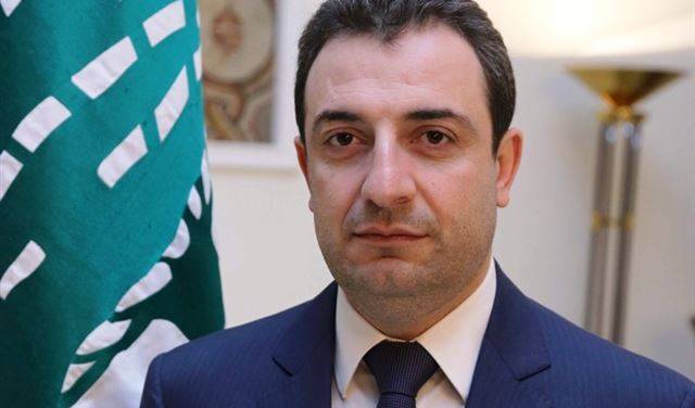 ابو فاعور منع صيدلية من شراء وبيع ادوية