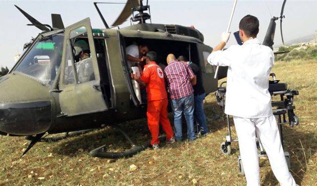 من القبيات الى بيروت.. نقل المعاون بحري بالطوافة للمعالجة