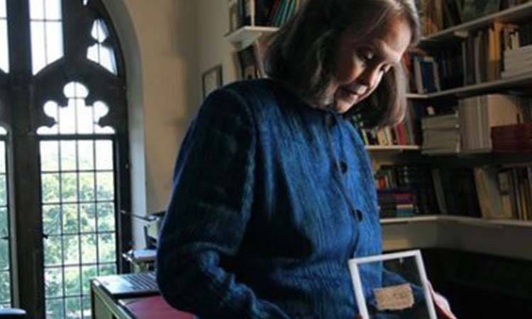 مكتشفة “زواج المسيح” تتراجع وترجح تزوير وثيقة البردي