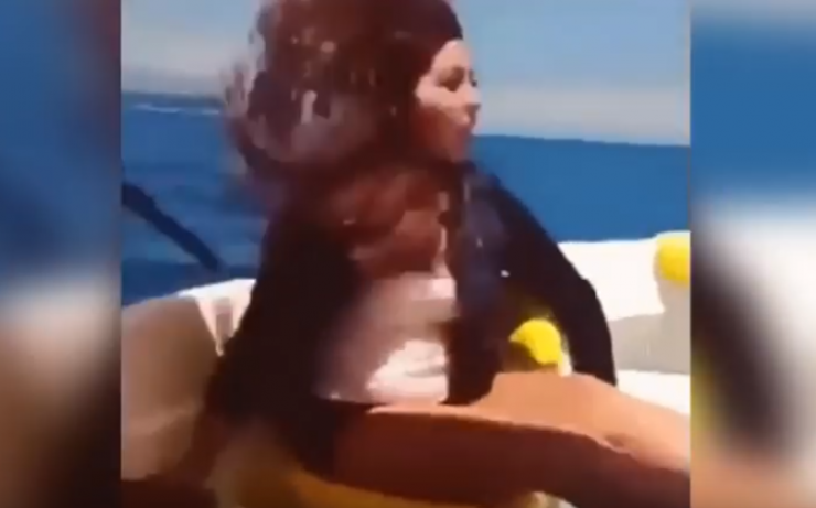 فيديو حيّر كل المشاهدين:  كانت هنا فتاة واختفت فجأة!!