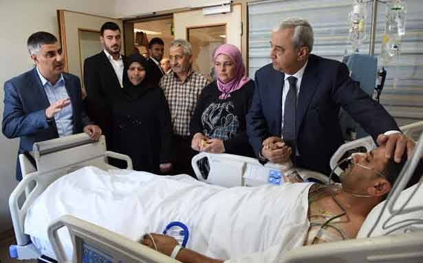 بصبوص عاد جريح قوى الأمن في المستشفى
وتقبّل التعازي بوفاة نجله في مسجد الآمين