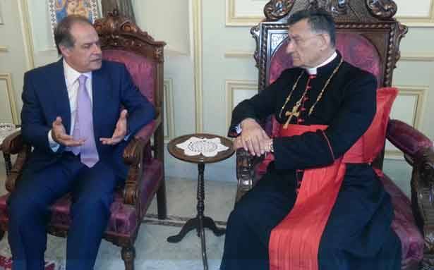 الراعي: العالم يفقد الإنسانيّة في الحروب والقتل
قزي : وجودي بالحكومة تمثيل للدور الماروني
الصايغ : مُواجهتنا مع الأداء الحكومي مفتوحة
