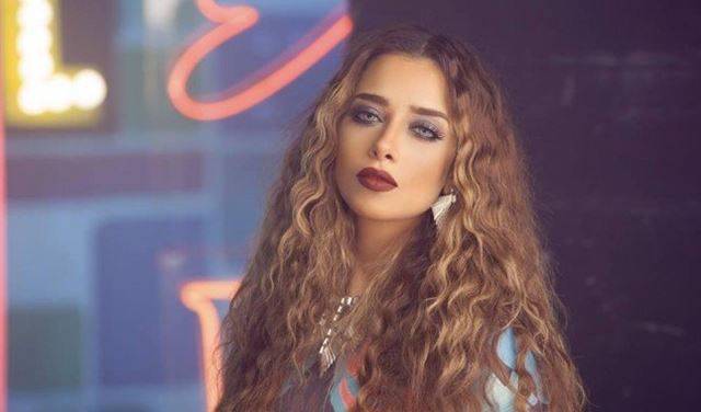 بلقيس تروي قصة هروبها من كلية الطب !