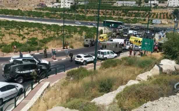 استشهاد فتاة فلسطينية واصابة مستوطنين بعملية دهس