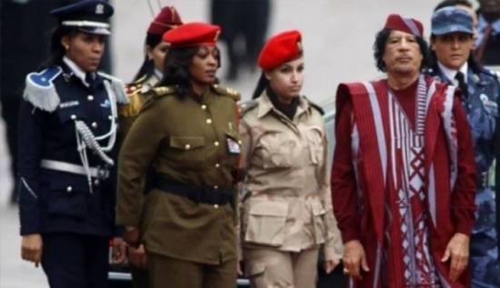 الحارسة الشخصية للقذافي تكشف سر تجنيده للنساء