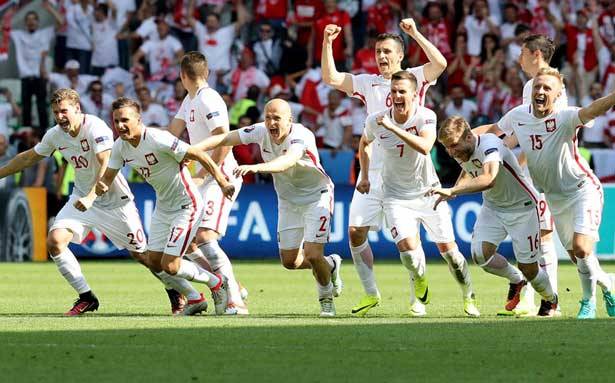 نهائيات بطولة أمم أوروبا 2016 في كرة القدم
بولندا وويلز والبرتغال الى الدور ربع النهائي