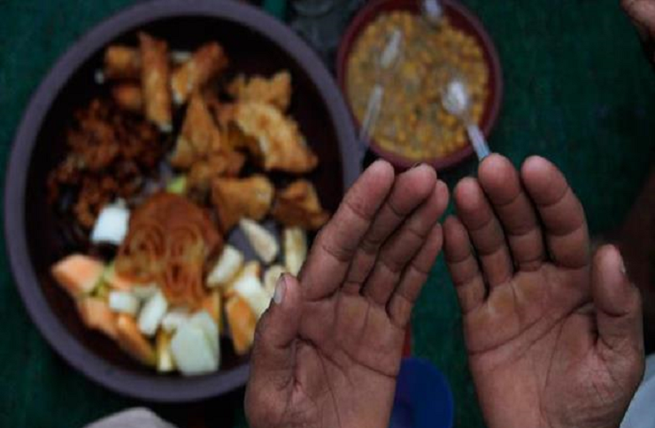دعاء اذا قلته بعد طعامك يغفر الله ماتقدم من ذنبك !