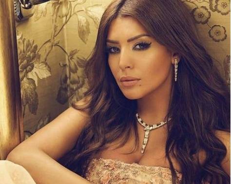 بالصور - أمل بوشوشة بإطلالة جذابة!