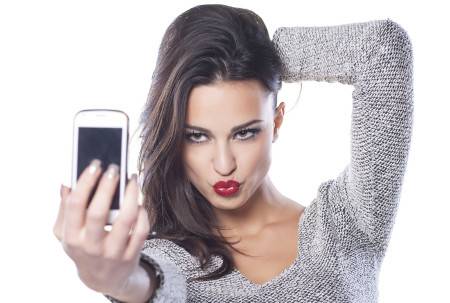 لهذا السبب تلتقط الفتيات 
