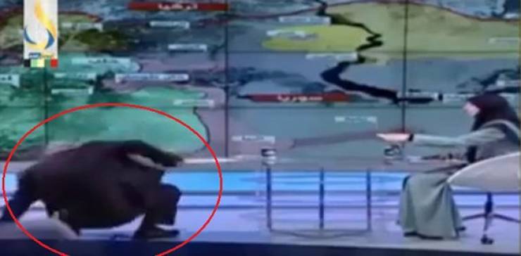 فيديو: سقوط عميد على الهواء مباشرة