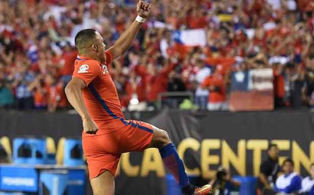 التشيلي سانشيز افضل لاعب في البطولة