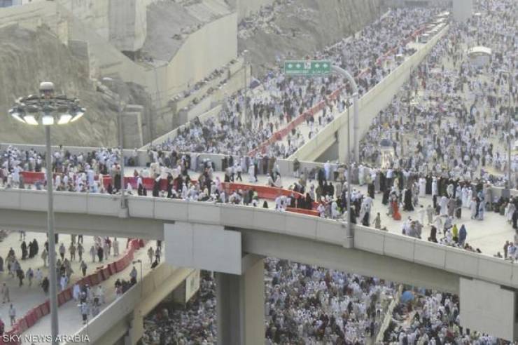 هل تذكرون حادثة منى؟ هذا ما حصل بالطريق التي شهدت التدافع