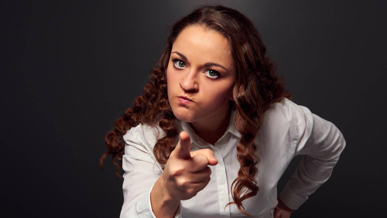 العصبية بعد الولادة.. علام تدل؟